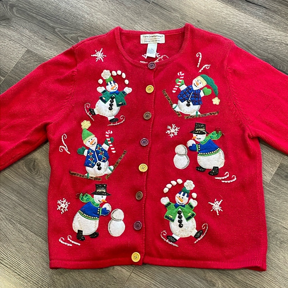 🎄Adorable button Christmas Sweater/cardigan.  Red sweater with snowmen, size L